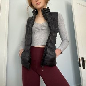 Athleta black down fitted vest